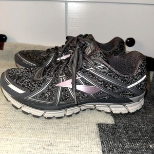 Brooks Adrenaline GTS 17 DNA Running Sneakers Women’s size 10 regular gray black